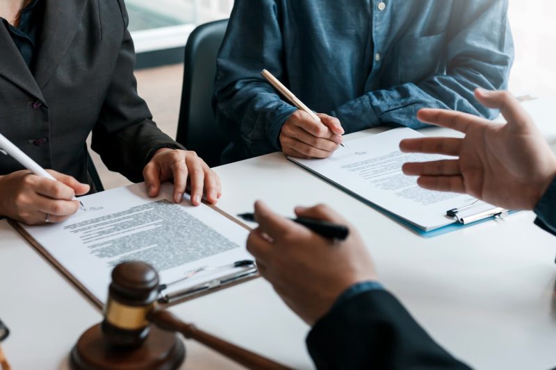 Signing of a contract with a consultant lawyer.